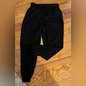 Lululemon women’s black joggers
